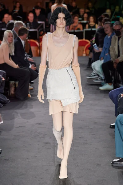 Look 8